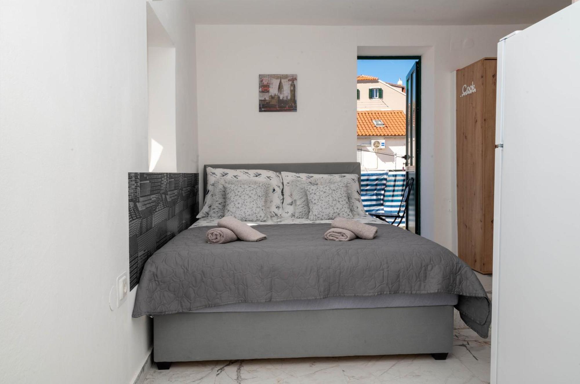 Guest House Ivona Сплит Екстериор снимка